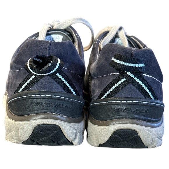 Clarks women’s waterproof WaveWalk outdoor casual shoes - Picture 4 of 7